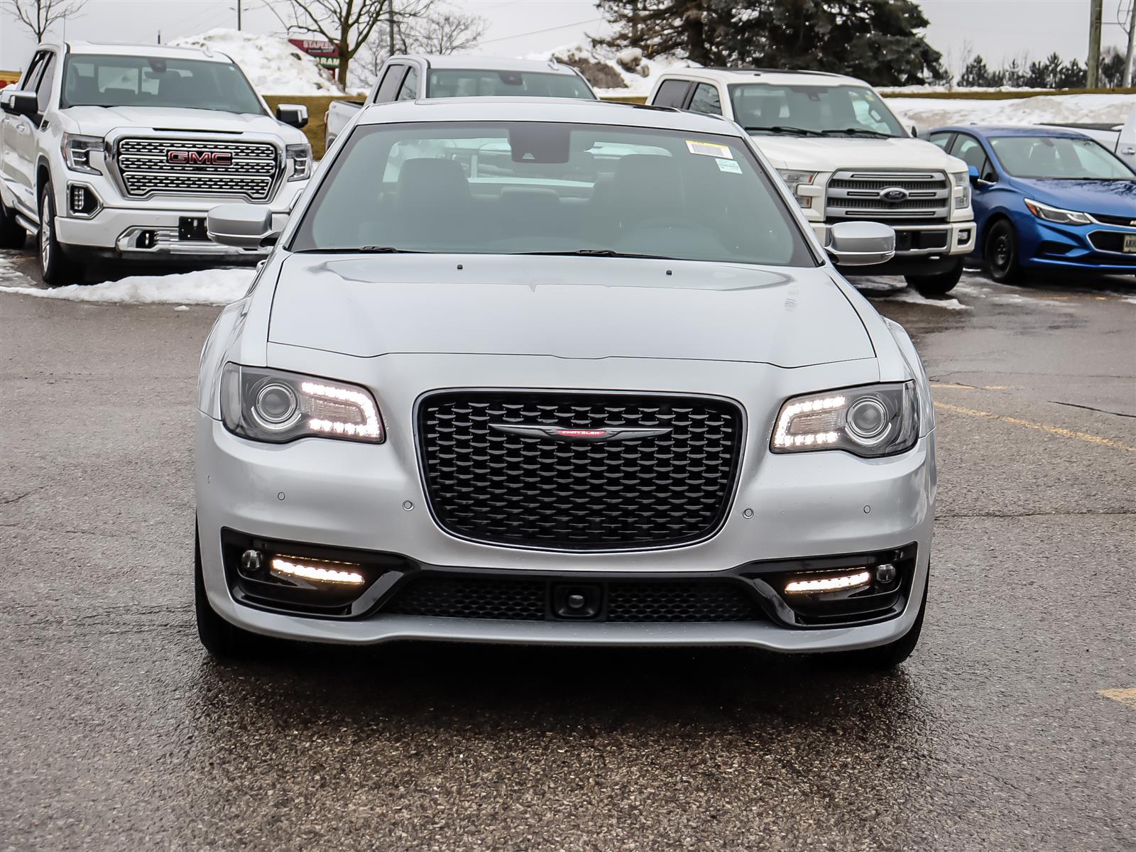 2023 Chrysler 300 in Uxbridge, Ontario, 60,385